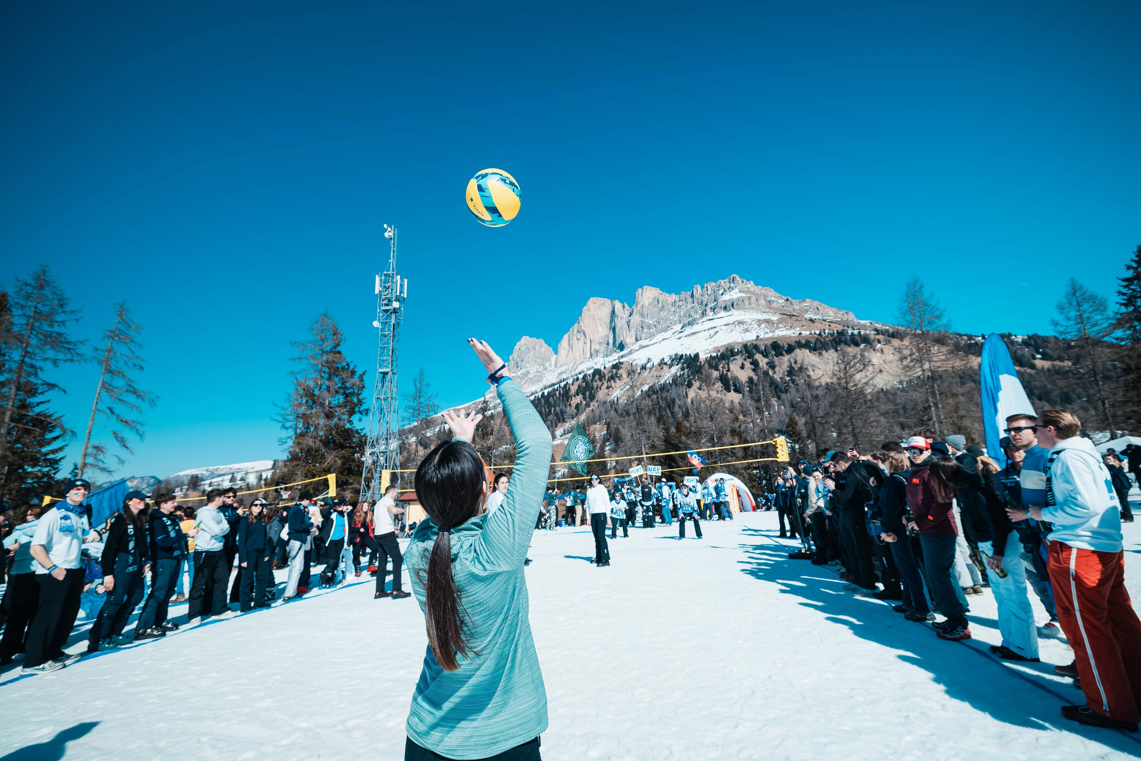 Snow Volley
